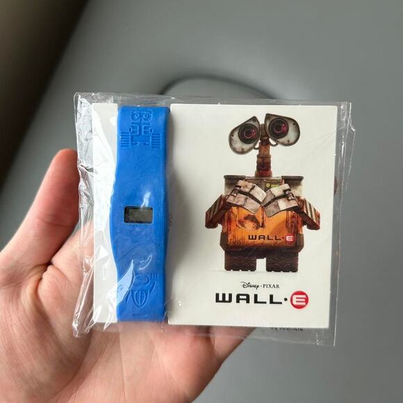 2008 Disney Pixar Wall E Robot Rubber Watch Movie Promo - Picture 1 of 5